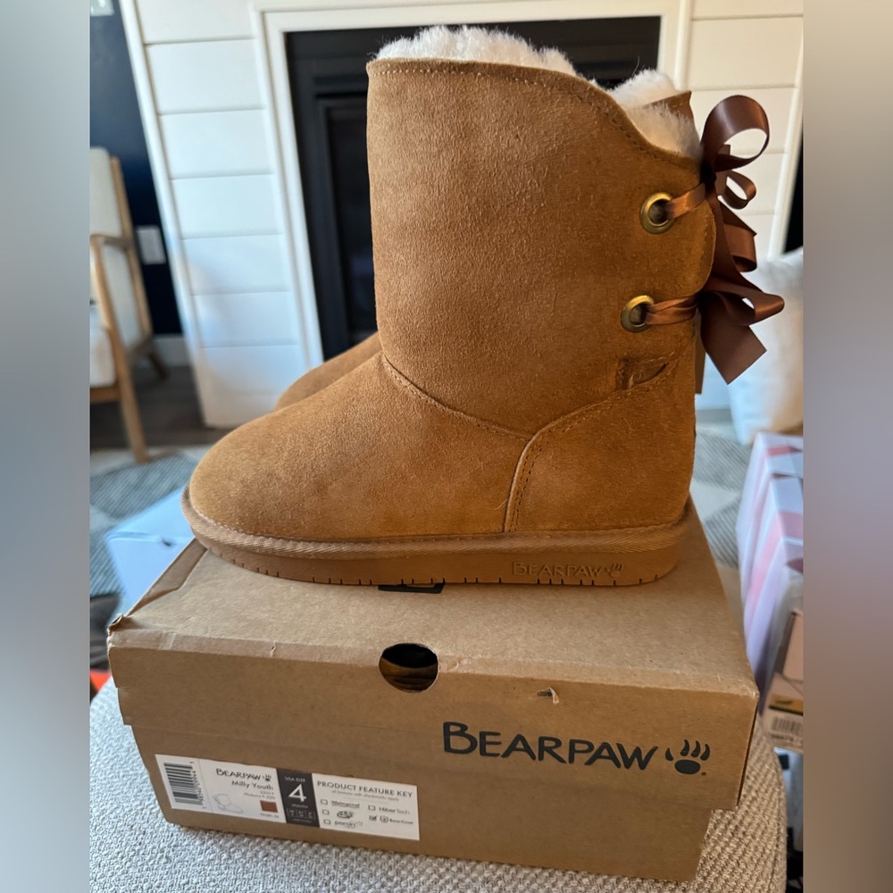 Bearpaw Milly Boot - Youth Size 4 New - Picture 5 of 7